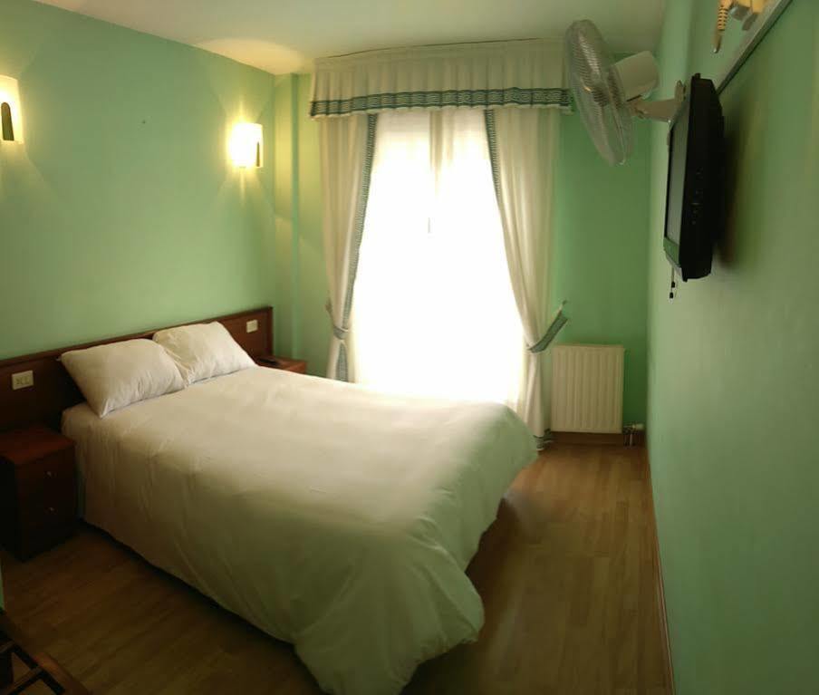וילאגרסיה דה ארוסה Hotel Vilagarcia מראה חיצוני תמונה